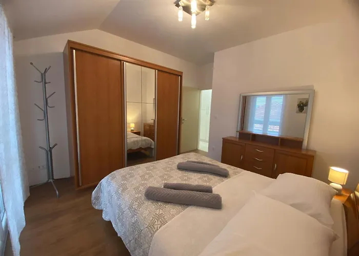 Mrvica Apartment