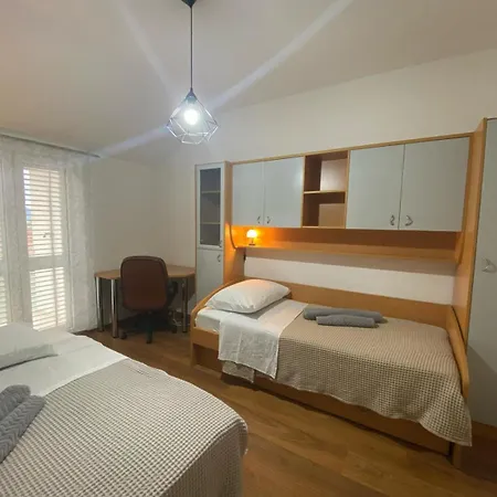 Mrvica Apartment *