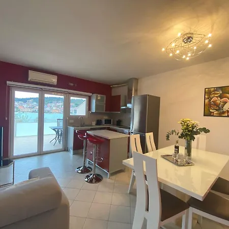 Mrvica Apartment