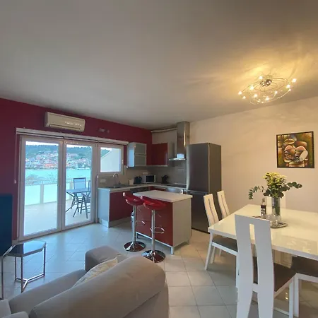 Mrvica Apartment