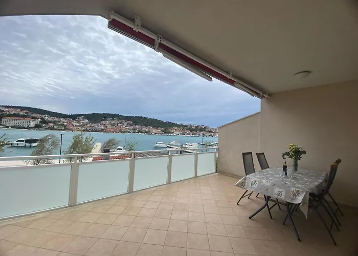 Mrvica アパート *