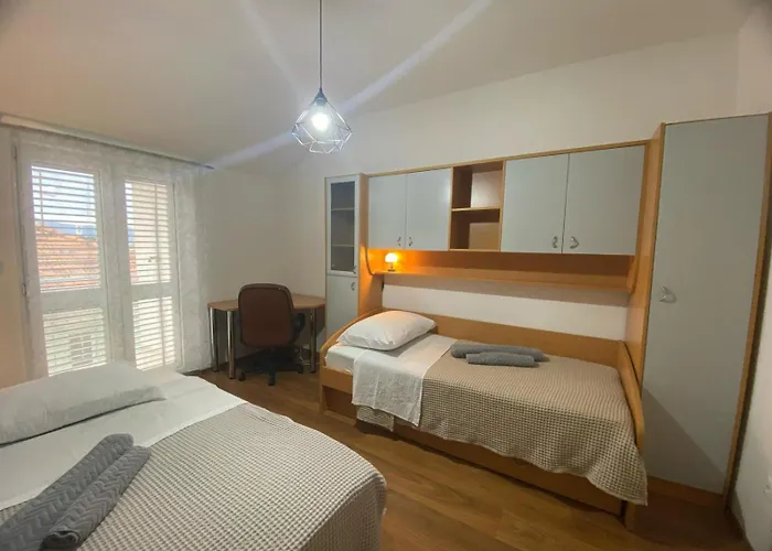 Mrvica アパート *